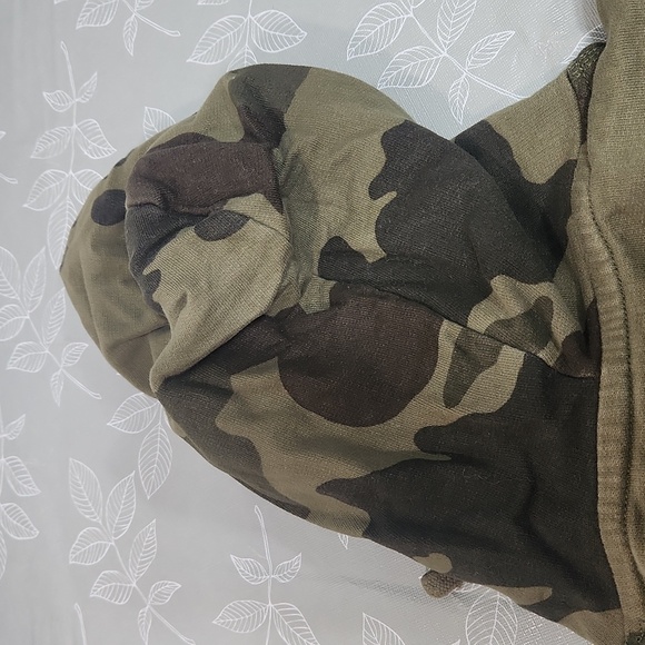 American Eagle Hoodie - Picture 13 of 13